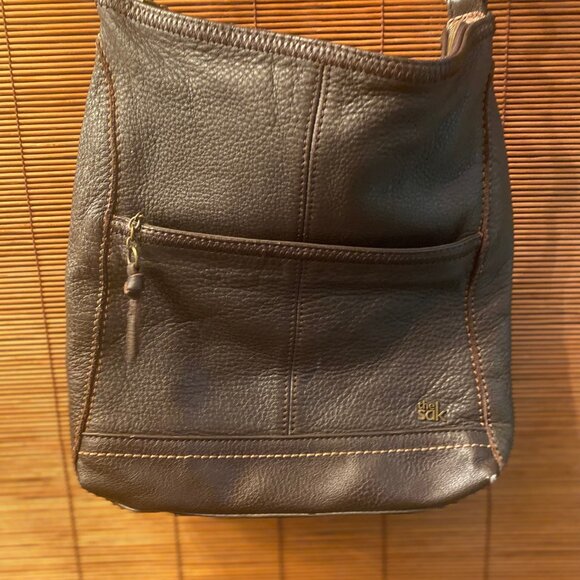 THE SAK Genuine Brown Leather Purse with some wear on bottom corners - Picture 1 of 9